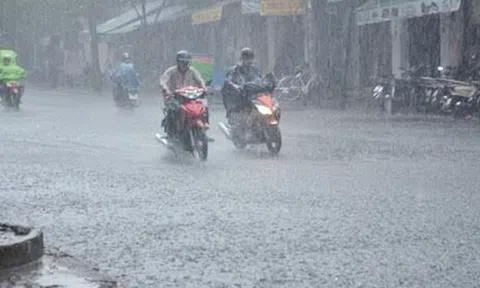 Chiều mai (15/9), siêu bão Mangkhut sẽ đi vào biển Đông, đầu tuần tới miền Bắc mưa to